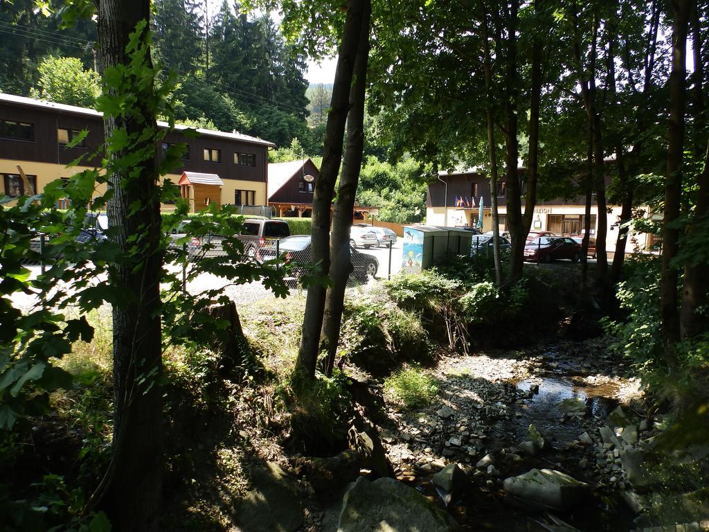 Hotel Penzion Zátiší Komorní Lhotka Exteriér fotografie